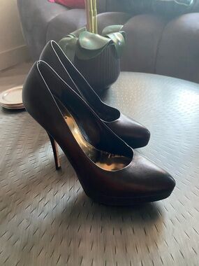 Gucci Black Leather Stiletto Pumps